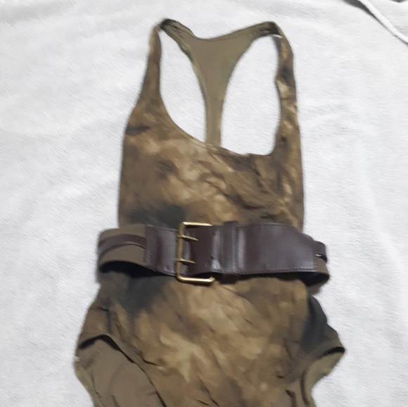 Ladies one piece bathing suit with belt. - Picture 1 of 13